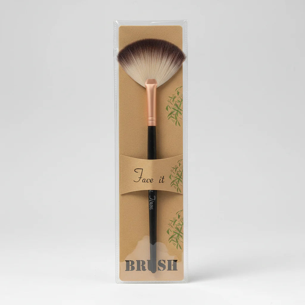 Fan-Shaped Makeup Brush