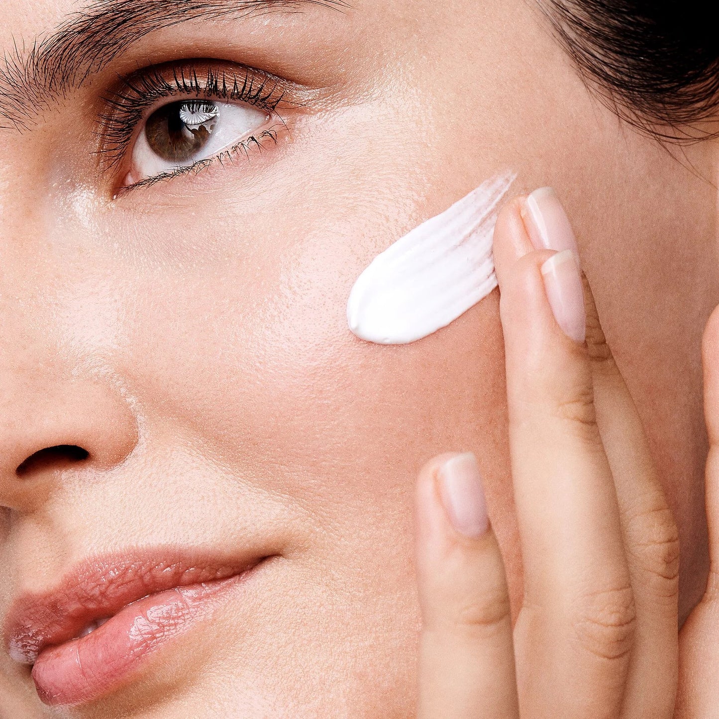 Oriflame Even Out Day Cream SPF 20 – Brightening & Protective Daily Moisturiser - 50ml