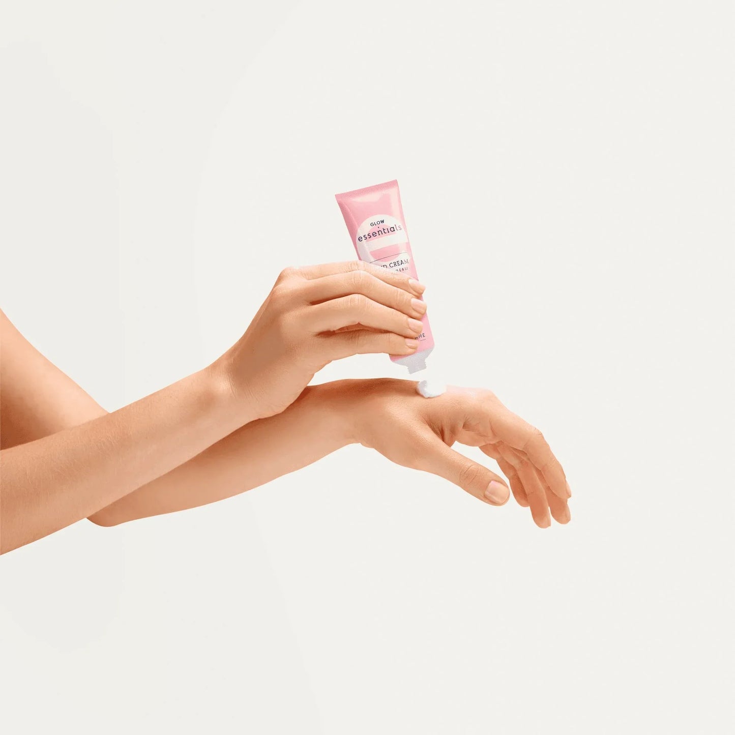 Oriflame Glow Essentials Hand Cream with Vitamins E & B3 – Nourish & Brighten Your Hands | Premium Skincare & Beauty Products in Pakistan