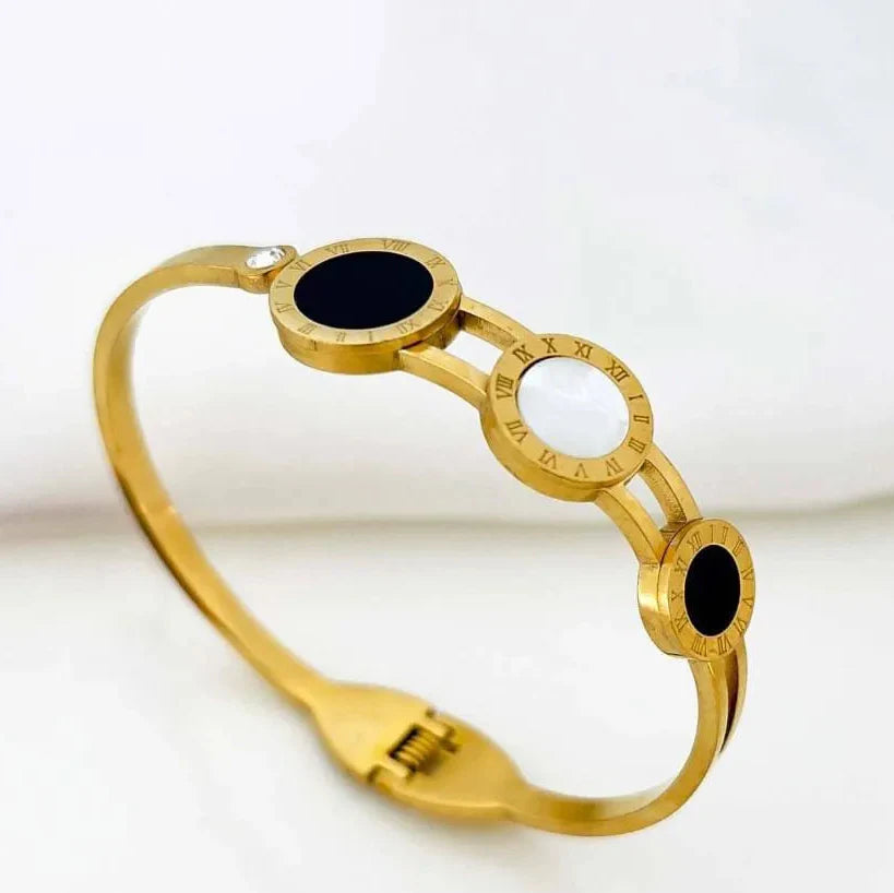 Elegant Gold Coin Bracelet for Women