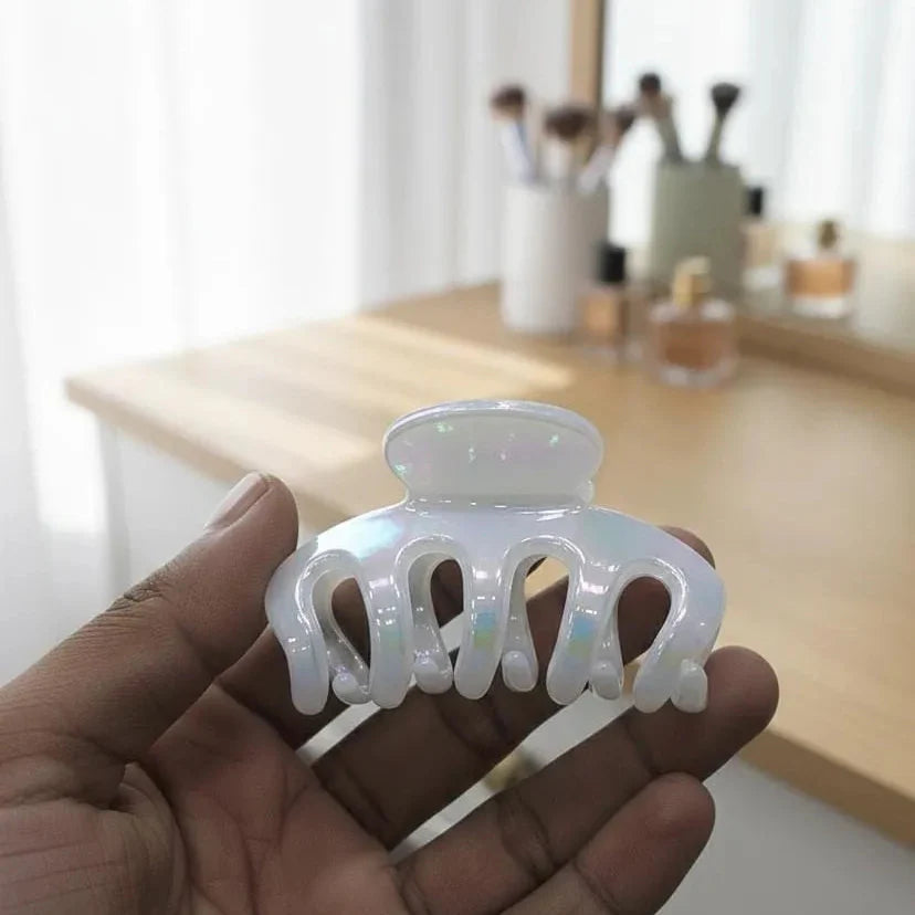 Plastic Hair Claw Clips In Assorted Pastel Colors