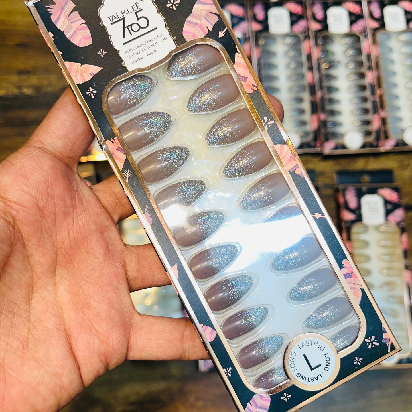7To5 Talklee Shiny Artifical Nails With Free Stickers