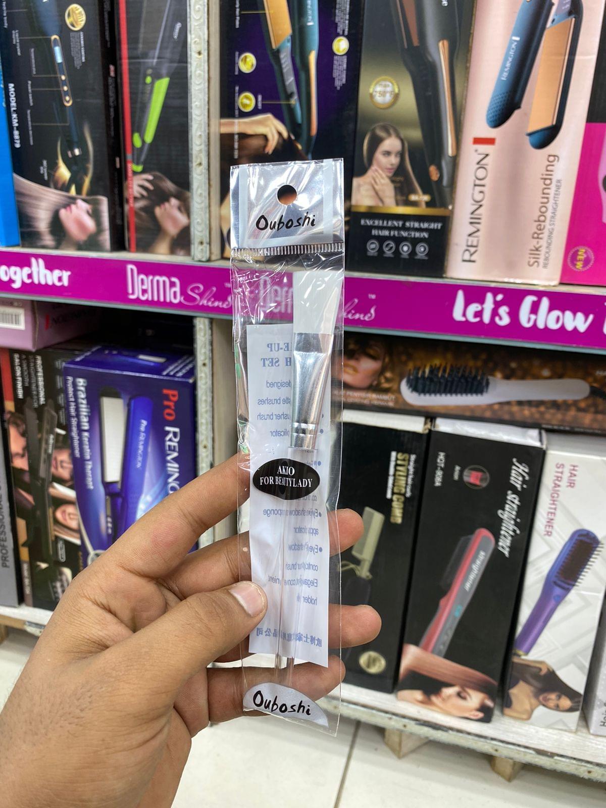 Blush-On Brushes – Perfect Precision for a Flawless Glow