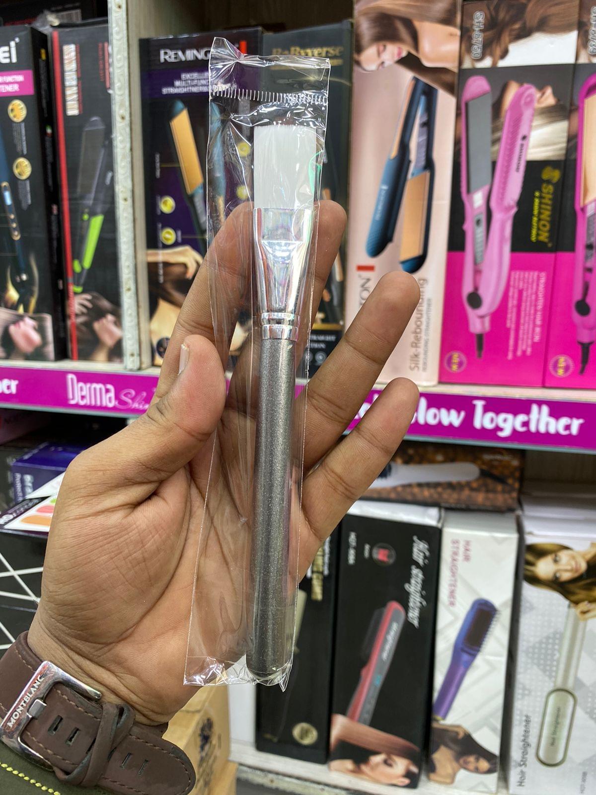 Blush-On Brushes – Perfect Precision for a Flawless Glow