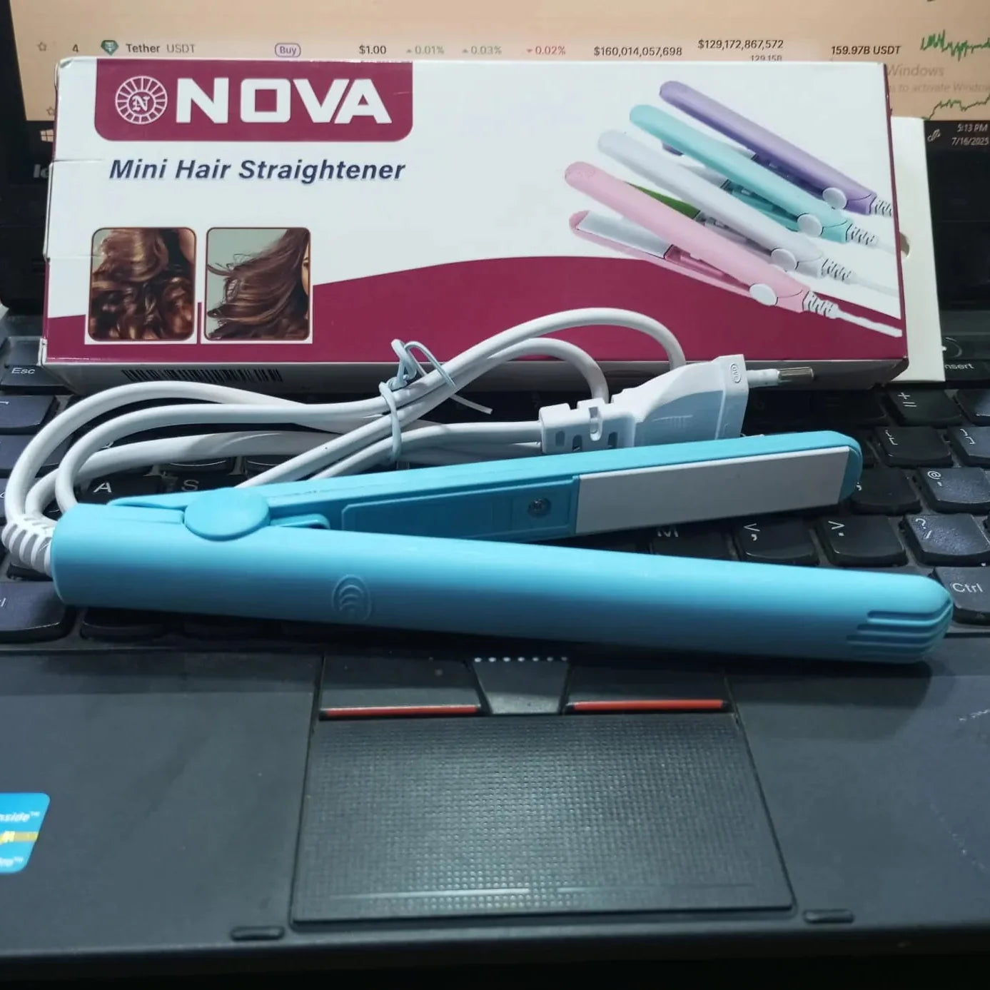 Nova Mini Hair Straightener (Random Colors)