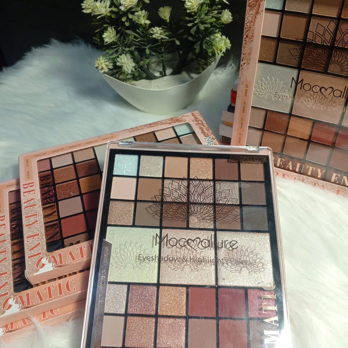 Mocallure Eyeshadow + Highlighter palette