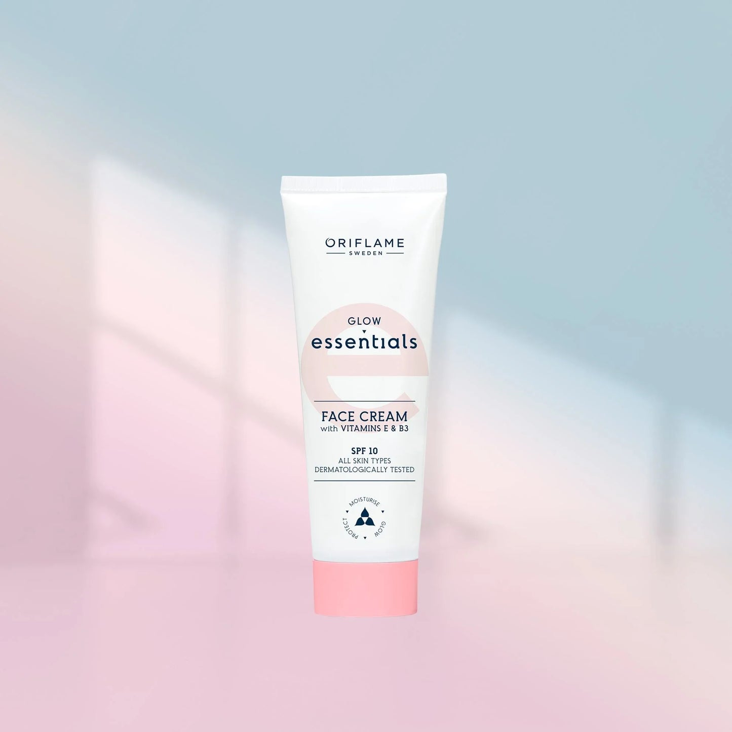 Oriflame Glow Essentials Face Cream with Vitamins E & B3 SPF 10