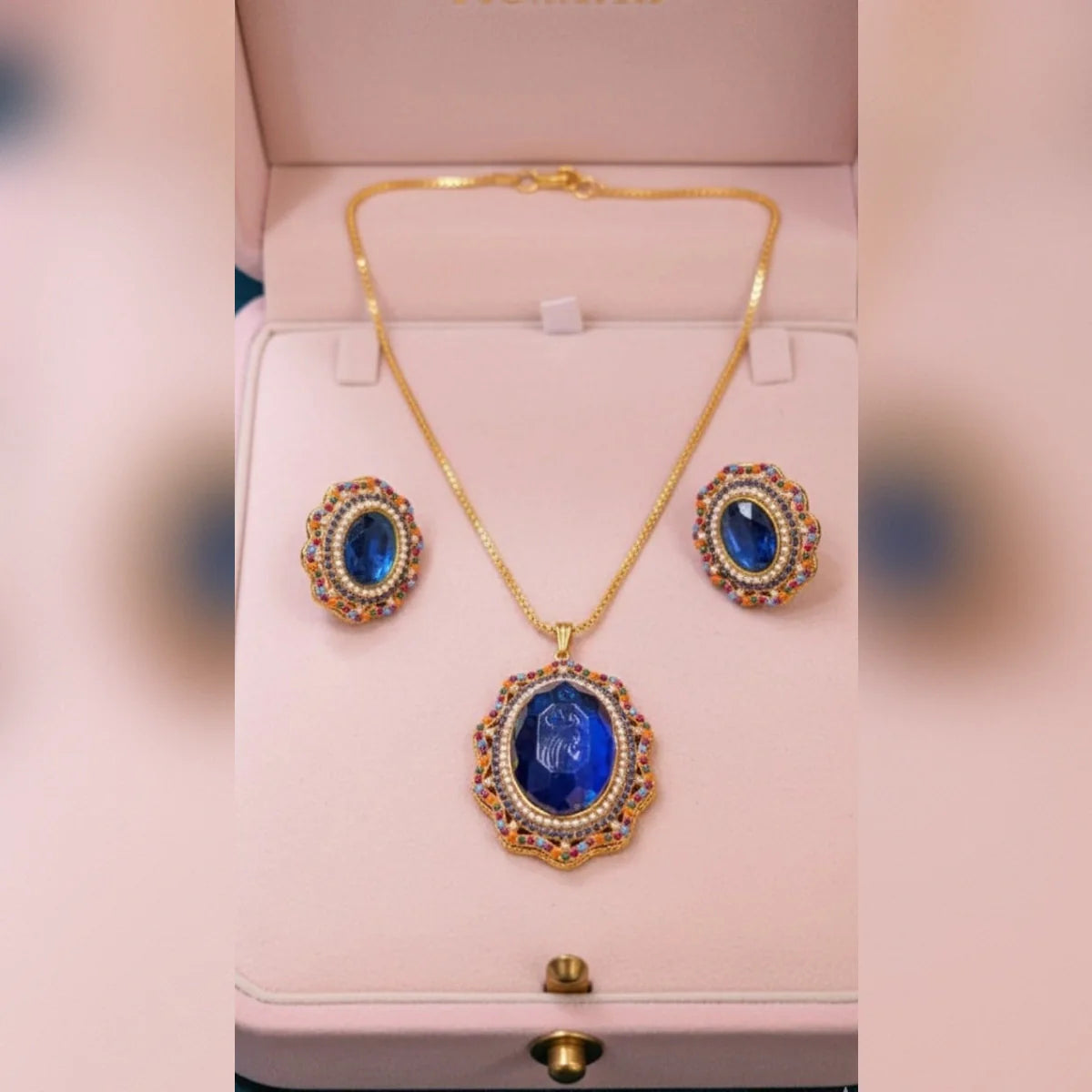 9 Ratan Locket set
