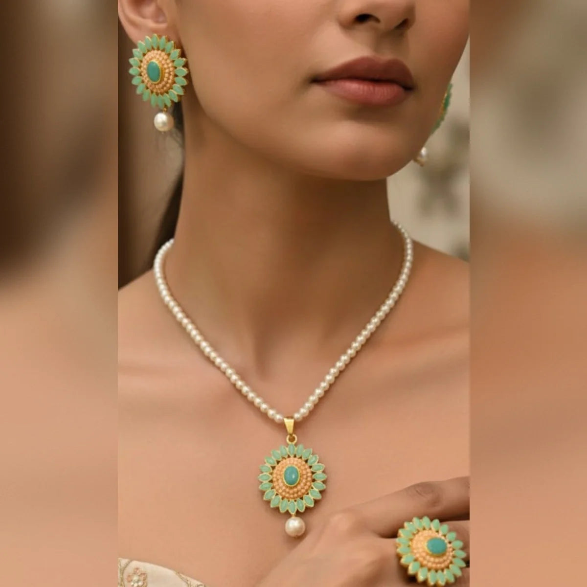 PEARL Locket Set